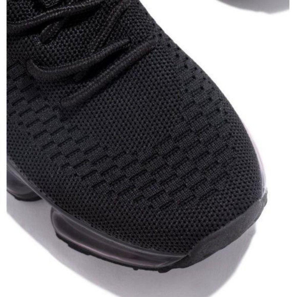 !! NEW !! Slip On Flyknit Sneakers in Black - Picture 6 of 10